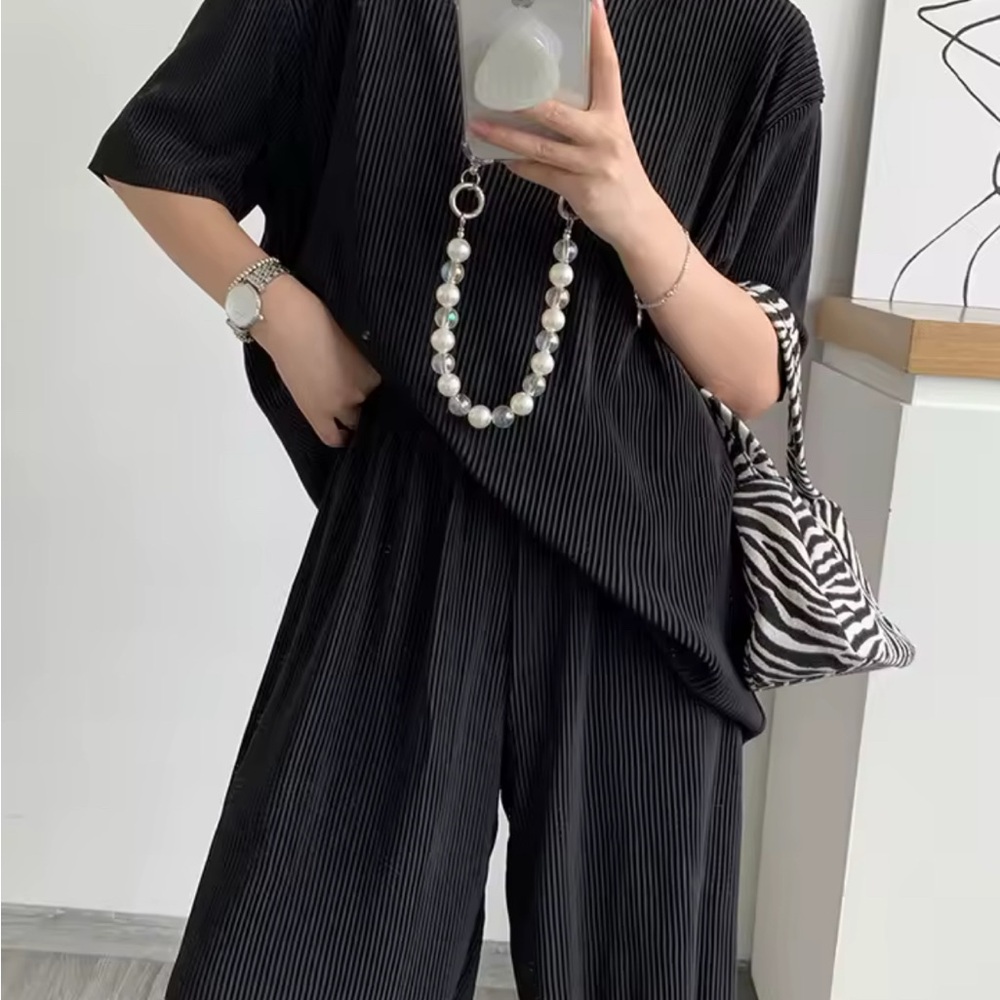 Elegant Black Women's Pleated set